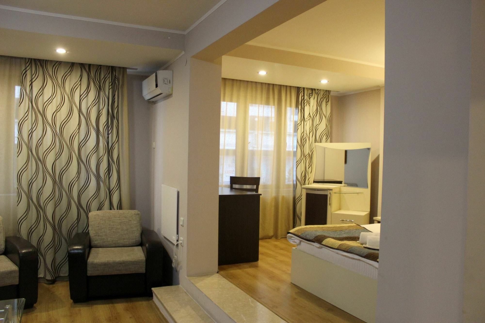Iar Hotel Batumi Exterior foto